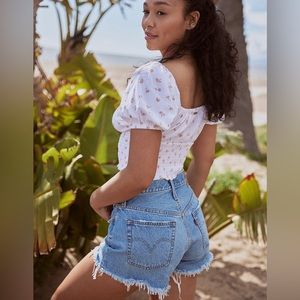 NWT LEVI'S 501 High Rise Womens Denim  Shorts Quiet Riot size 27